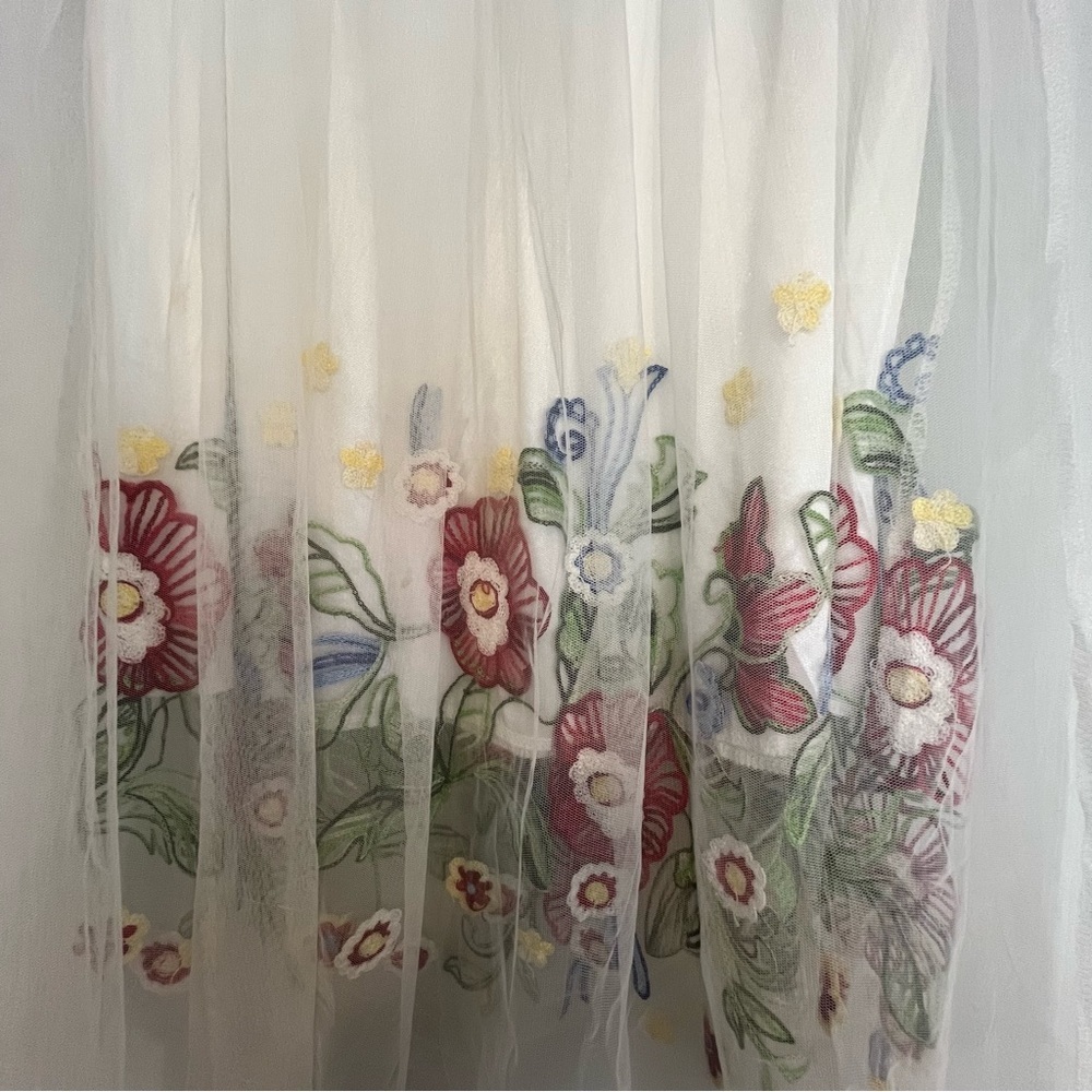 Vintage Skirt Midi White Tulle Sheer Whimsical Festival Embroidered Floral Artsy - Picture 2 of 11